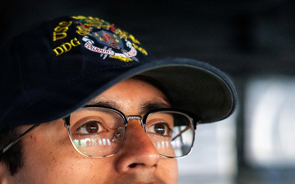 USS Mustin conducts bridge operations