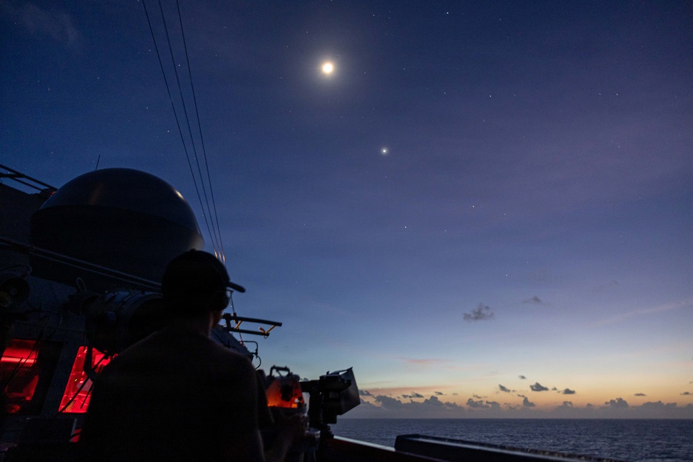 USS Mustin conducts bridge operations