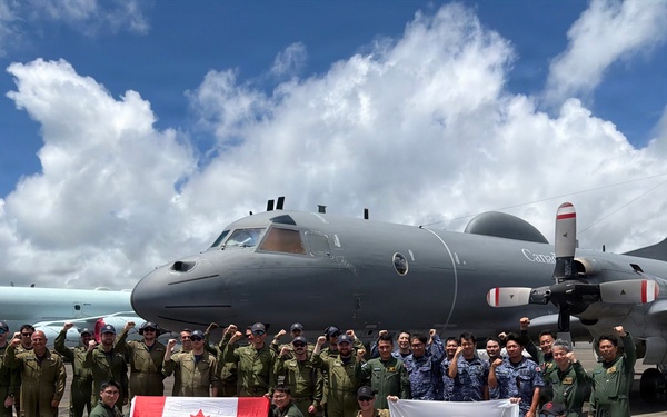JMSDF aviation personnel conduct bilateral exchange with Royal Canadian Air Force