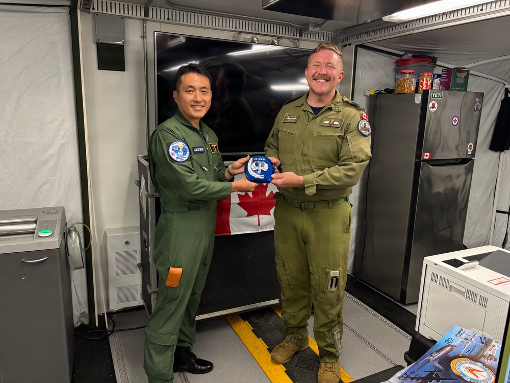JMSDF aviation personnel conduct bilateral exchange with Royal Canadian Air Force