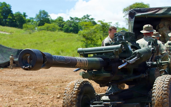 Keris Strike 26: Oklahoma Army National Guard prepare M119A3 howitzer during field artillery exercise with Malaysian army