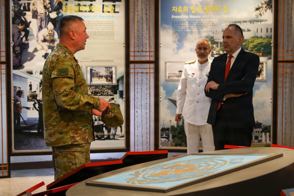 The Greek Minister for Foreign Affairs attends JSA Orientation