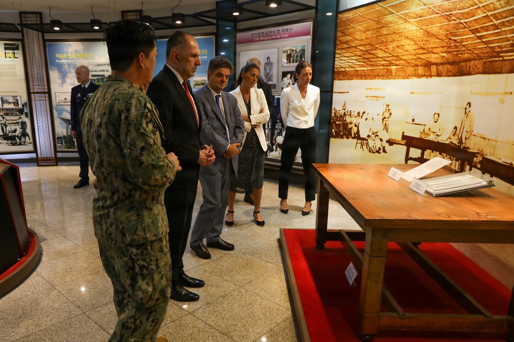 The Greek Minister for Foreign Affairs attends JSA Orientation