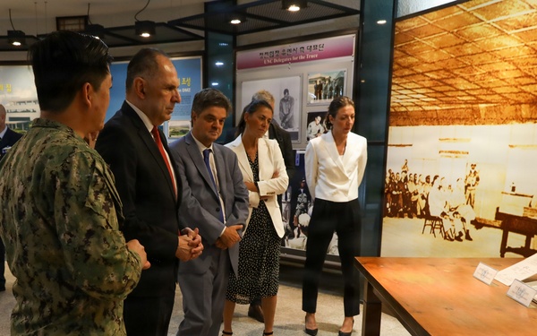 The Greek Minister for Foreign Affairs attends JSA Orientation