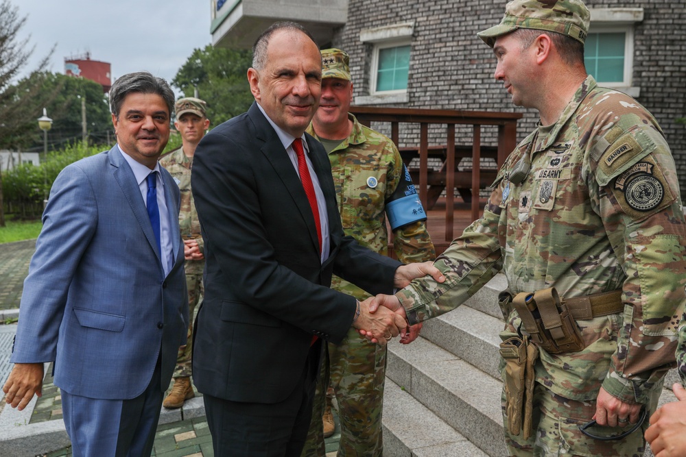 The Greek Minister for Foreign Affairs attends JSA Orientation