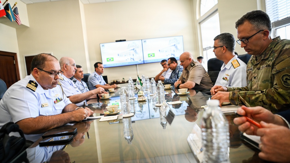 Brazilian Joint Staff Chief Visits Inter-American Defense College