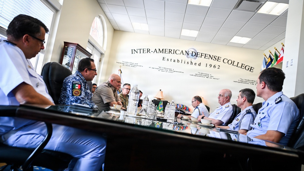 Brazilian Joint Staff Chief Visits Inter-American Defense College