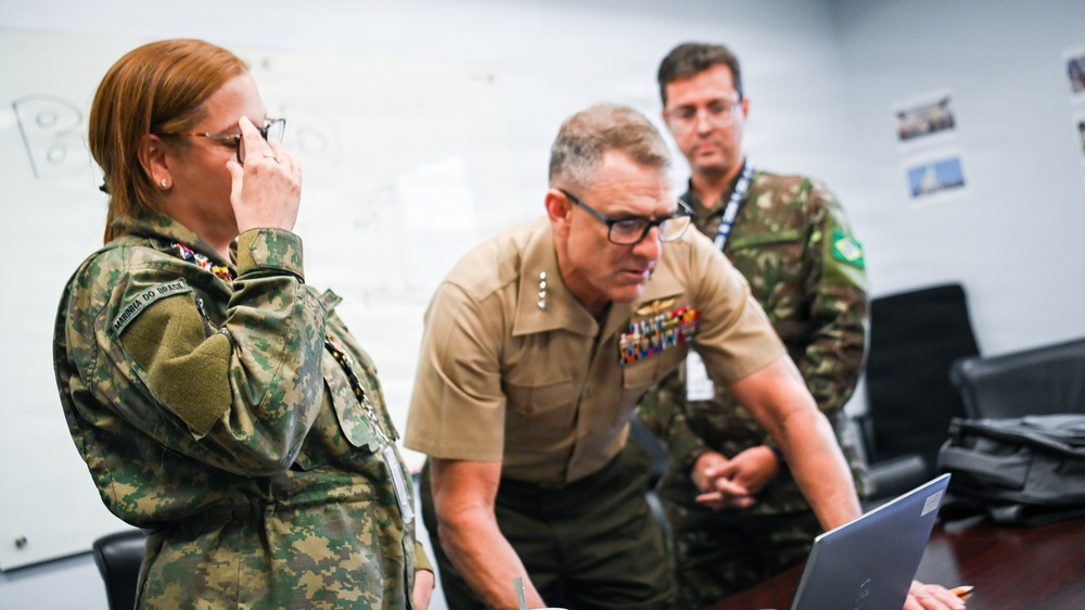 U.S. Southern Command Commander Visit to IADC