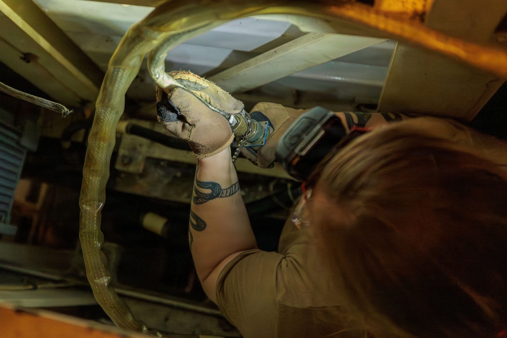 Maintenance aboard USS Gonzalez