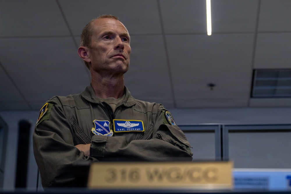 Col. Seekamp tours Joint Base Andrews as new commander