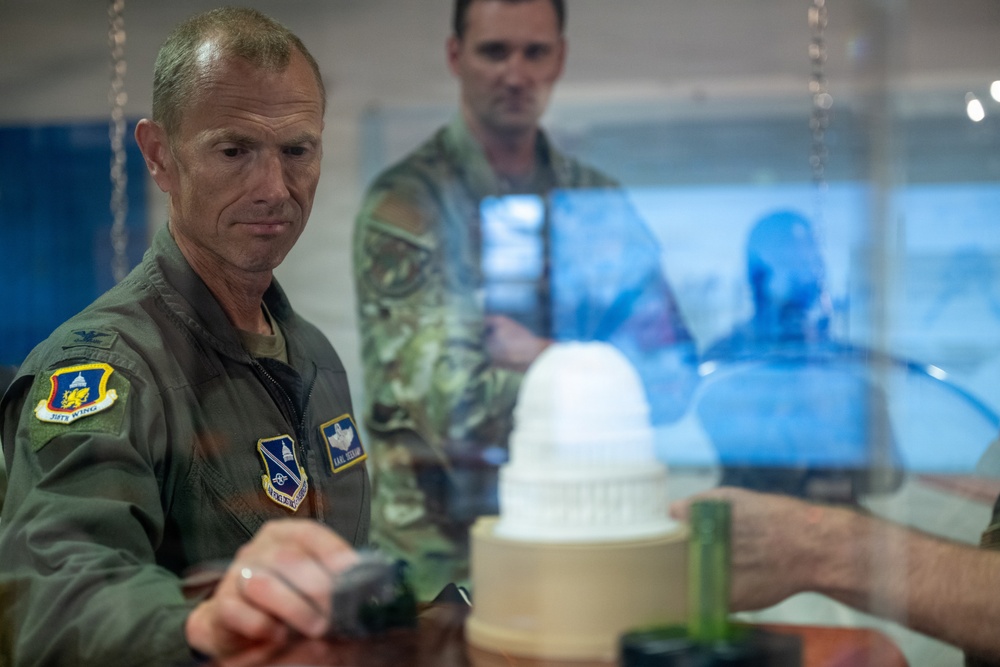 Col. Seekamp tours Joint Base Andrews as new commander
