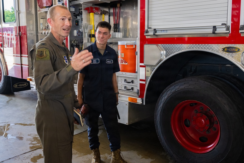 Col. Seekamp tours Joint Base Andrews as new commander
