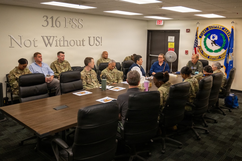Col. Seekamp tours Joint Base Andrews as new commander