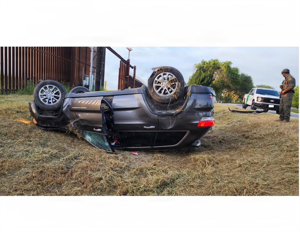 Soldiers assigned to JTF-SB and Border Patrol responds to vehicle rollover