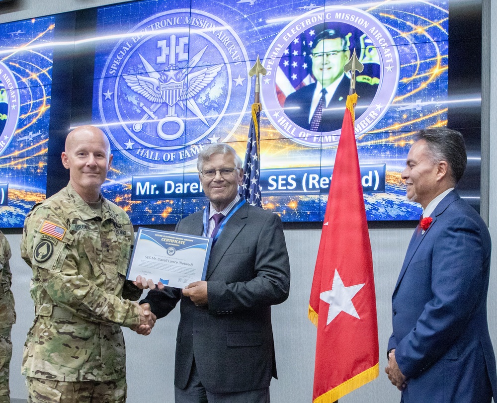 INSCOM honors inaugural class of Special Electronic Mission Aircraft Trailblazers