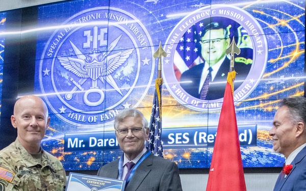 INSCOM honors inaugural class of Special Electronic Mission Aircraft Trailblazers