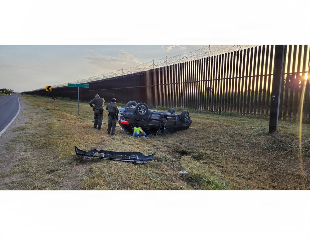 Soldiers assigned to JTF-SB and Border Patrol responds to vehicle rollover