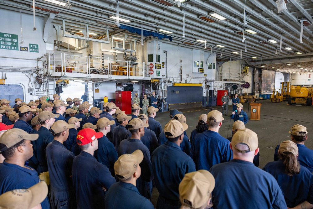 USS Kearsarge (LHD 3) Holds All-Hands-Call