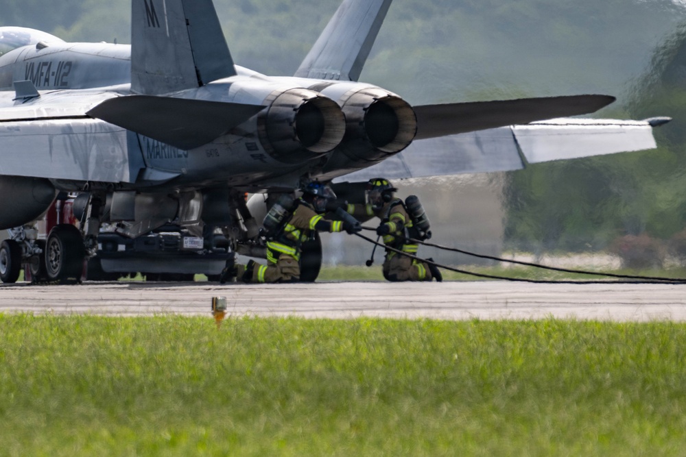 VMFA-112 Cowboys help Ebbing ANGB with Arresting Cable Recertification