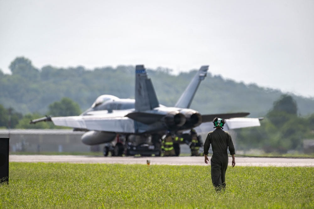 VMFA-112 Cowboys help Ebbing ANGB with Arresting Cable Recertification