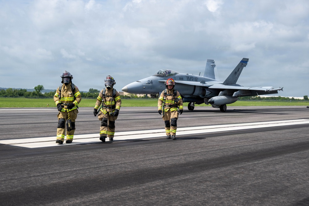 VMFA-112 Cowboys help Ebbing ANGB with Arresting Cable Recertification
