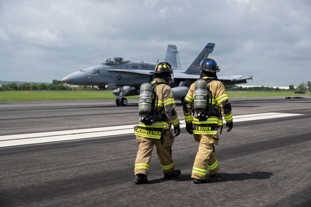 VMFA-112 Cowboys help Ebbing ANGB with Arresting Cable Recertification