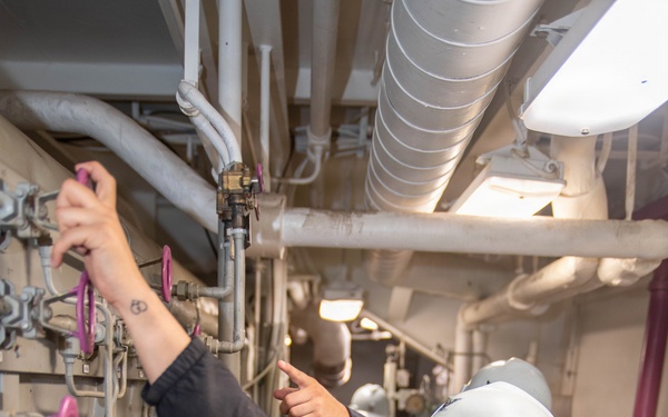 Ronald Reagan Sailors Conduct Air Conditioning Maintenance