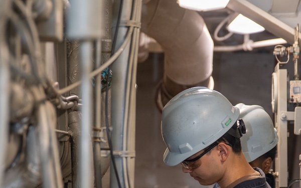 Ronald Reagan Sailors Conduct Air Conditioning Maintenance