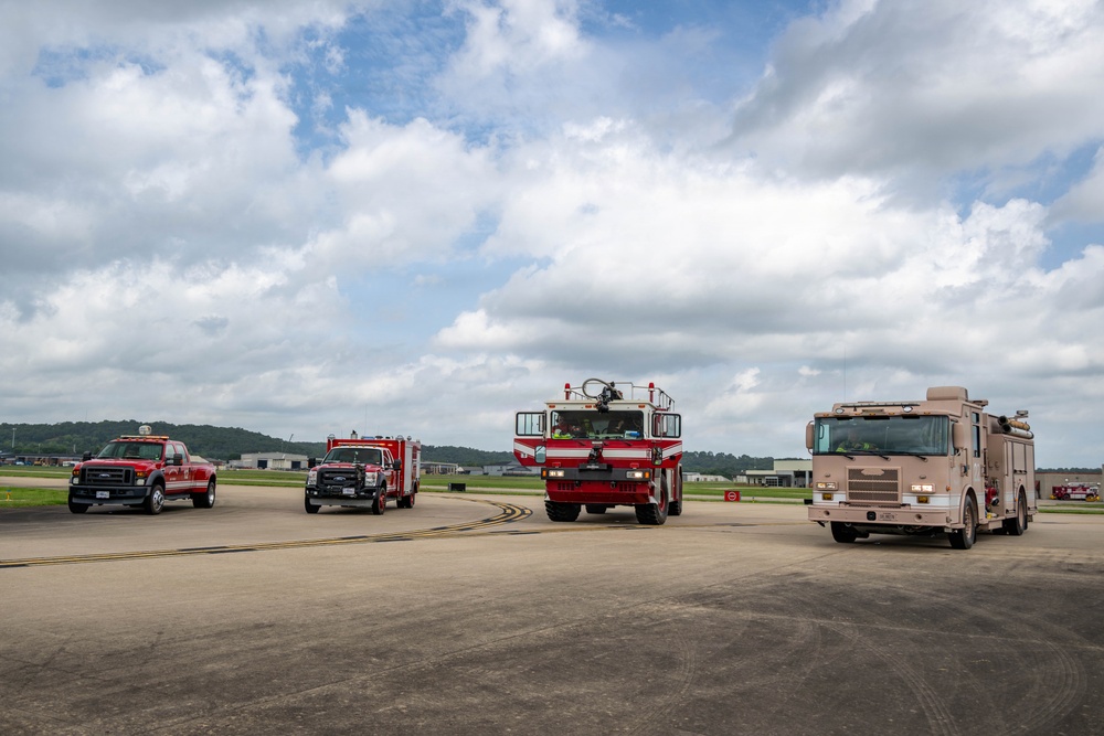 VMFA-112 Cowboys help Ebbing ANGB with Arresting Cable Recertification