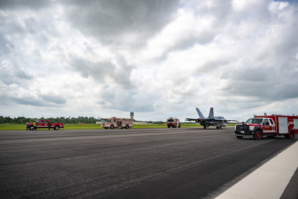 VMFA-112 Cowboys help Ebbing ANGB with Arresting Cable Recertification