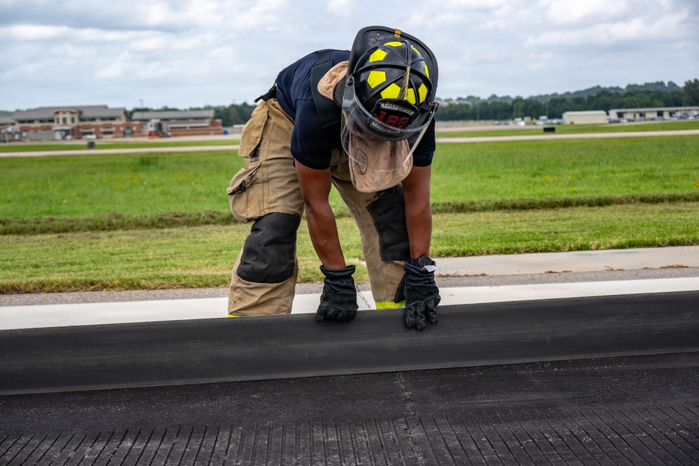 VMFA-112 Cowboys help Ebbing ANGB with Arresting Cable Recertification
