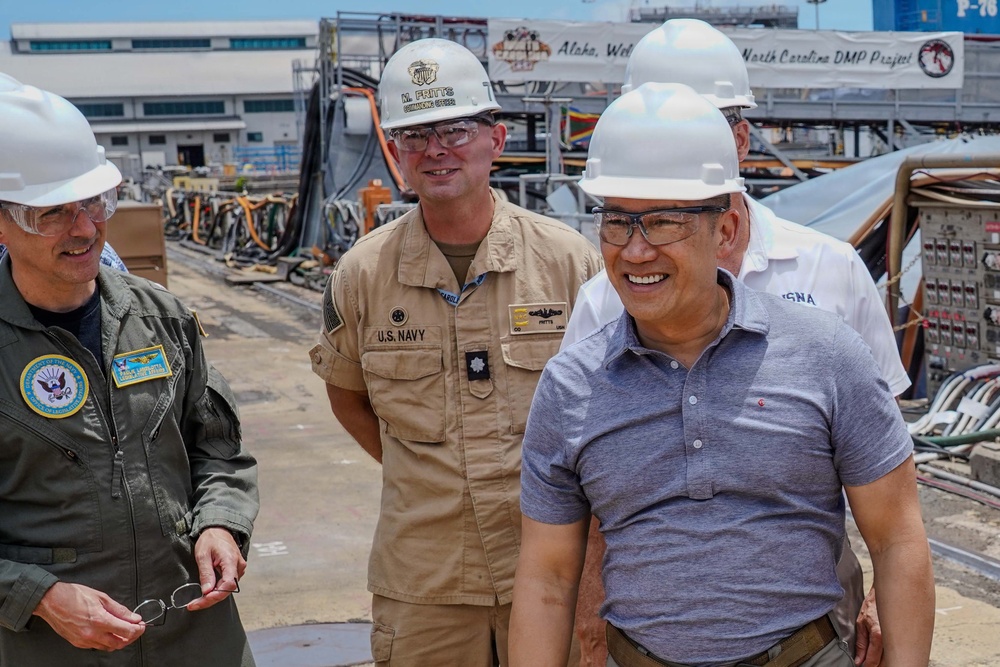 Pearl Harbor Naval Shipyard hosts acting Secretary of the Navy, congressional delegation