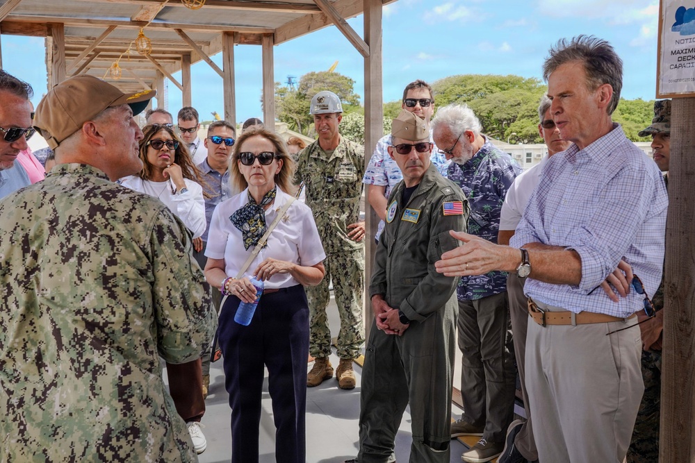 Pearl Harbor Naval Shipyard hosts acting Secretary of the Navy, congressional delegation
