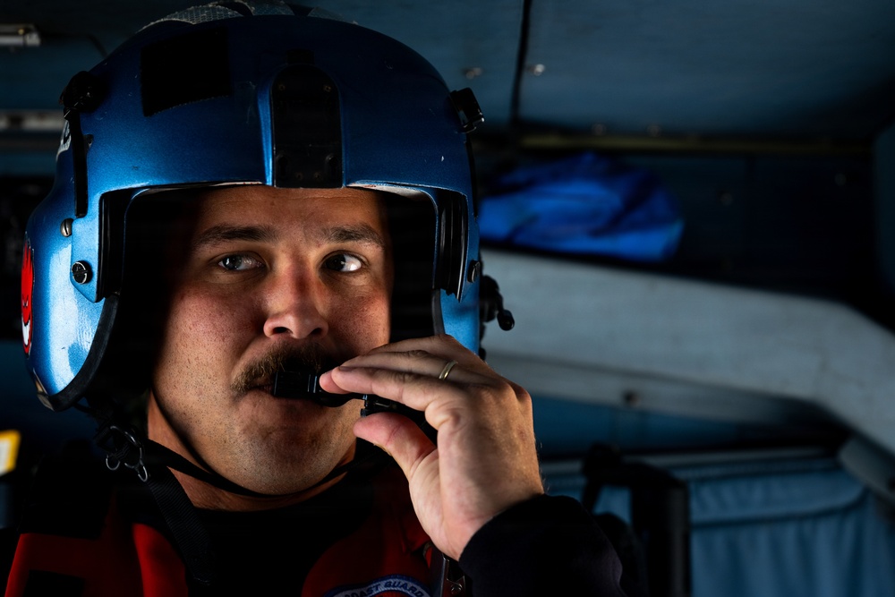 Coast Guard Air Station Ventura aircrew conducts a SAR demonstration and hoist training