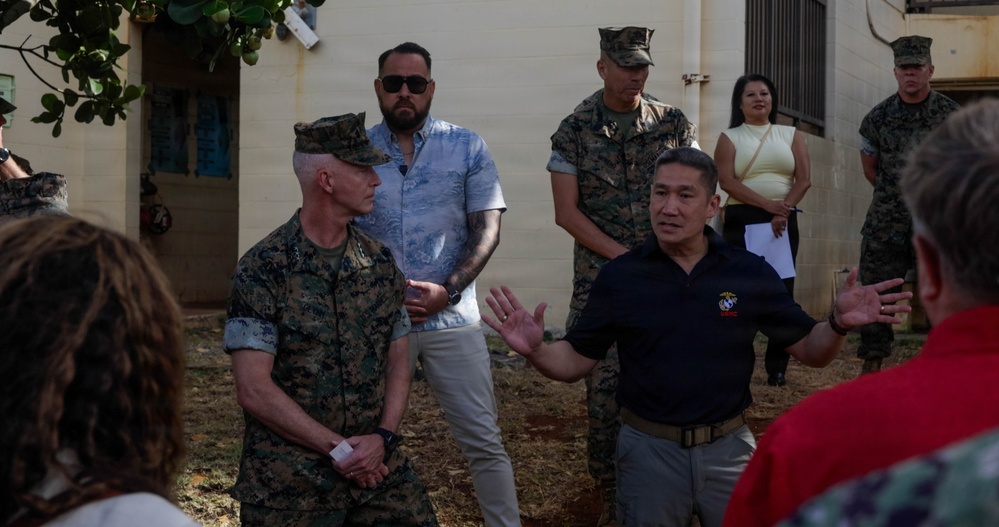 Acting SECNAV and Congressional Delegation visit MCBH Barracks