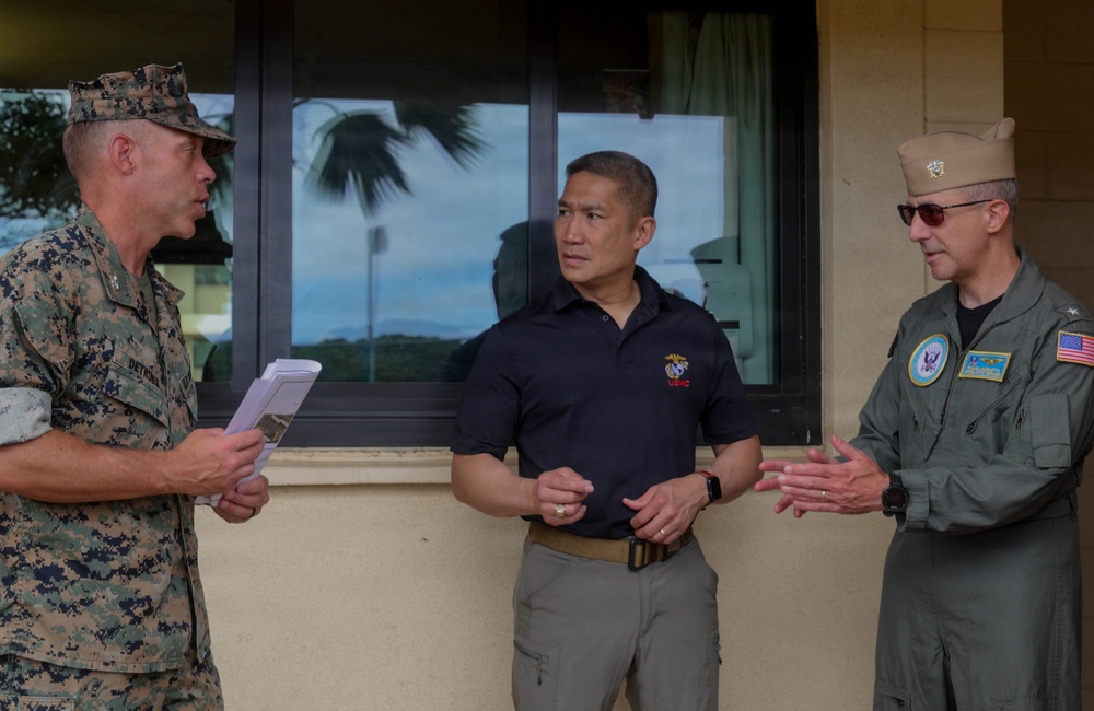 Acting SECNAV and Congressional Delegation visit MCBH Barracks