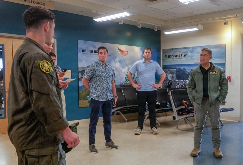 Acting SECNAV and Congressional Delegation visit MCBH Barracks