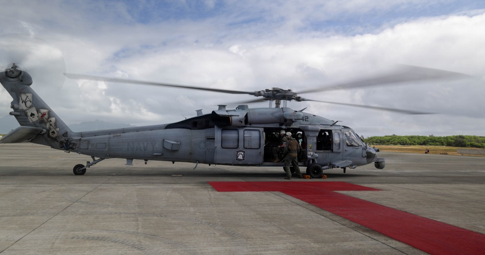 Acting SECNAV and Congressional Delegation visit MCBH Barracks