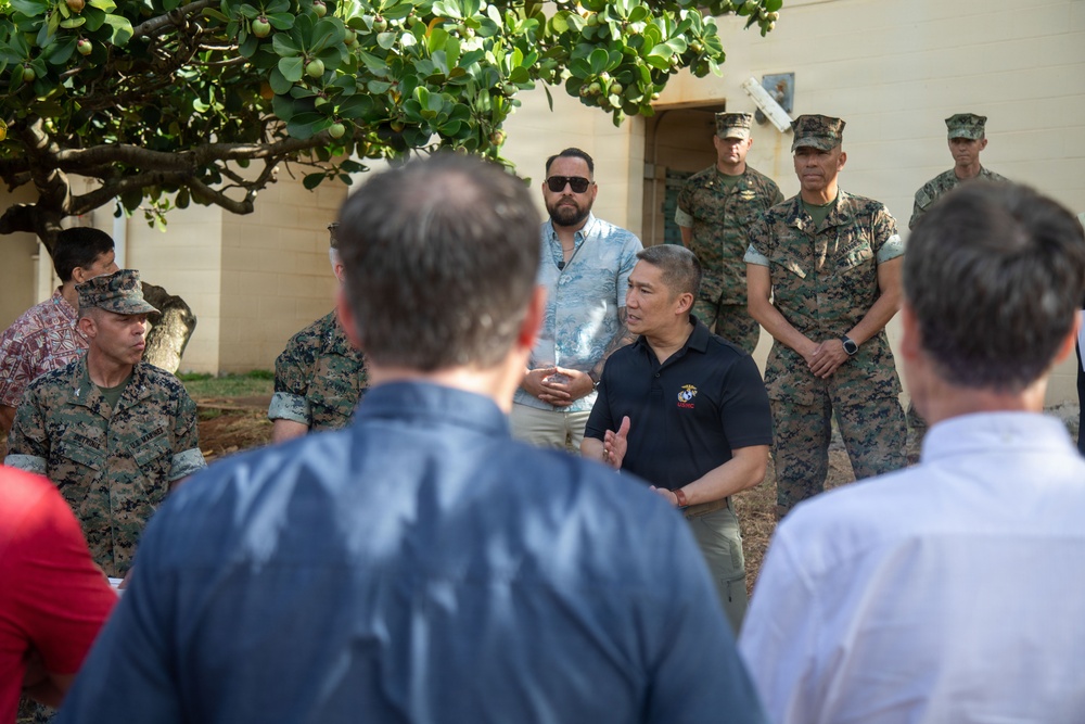 Acting Secretary of the Navy barracks tours MCBH