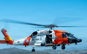Coast Guard Air Station Ventura aircrew conducts a SAR demonstration and hoist training