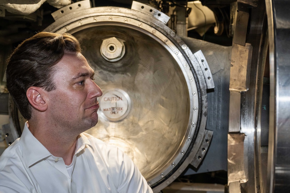 Austin Dahmer, Performing the Duties of Deputy Under Secretary of War for Policy visits USS Mississippi (SSN 782)