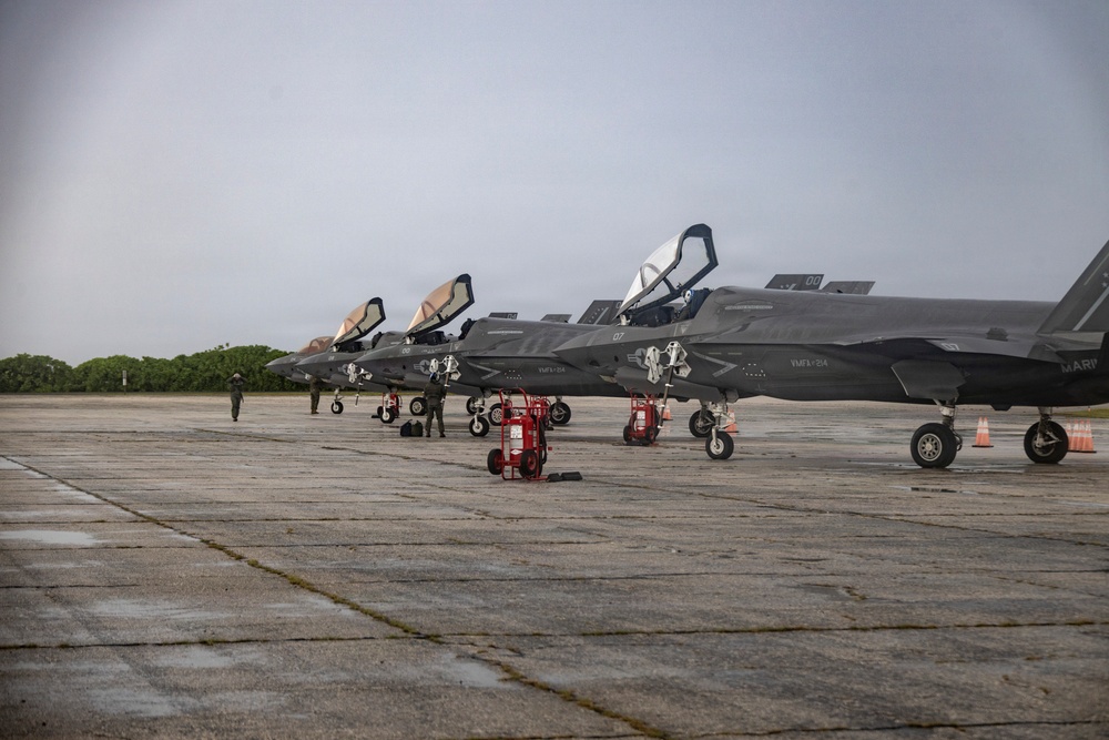 Slingshot: VMM-214 F-35B aerial refueling