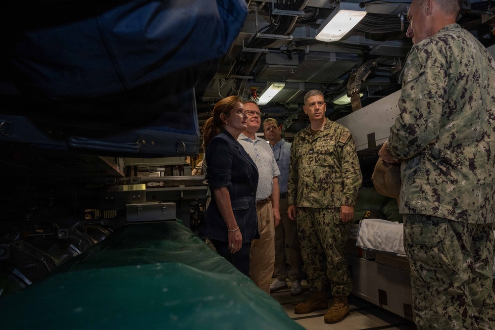 Representative Sheri Biggs (R-SC) and Representative Timothy Moore (R-NC) visit USS Vermont (SSN 792)