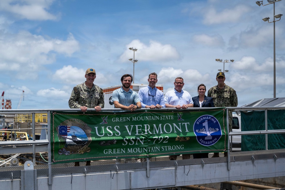Representative Sheri Biggs (R-SC) and Representative Timothy Moore (R-NC) visits USS Vermont (SSN 792)