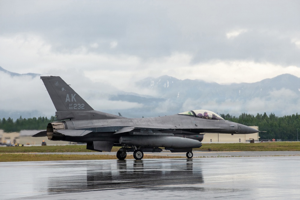 Fini flight caps colonel's career