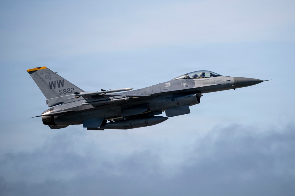 Col. Davidson conducts his final flight as the 35th Fighter Wing commander