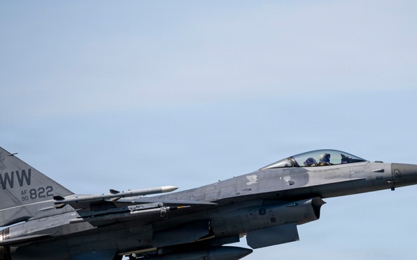 Col. Davidson conducts his final flight as the 35th Fighter Wing commander
