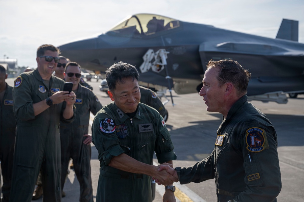 Col. Davidson conducts his final flight as the 35th Fighter Wing commander