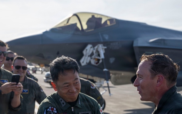 Col. Davidson conducts his final flight as the 35th Fighter Wing commander