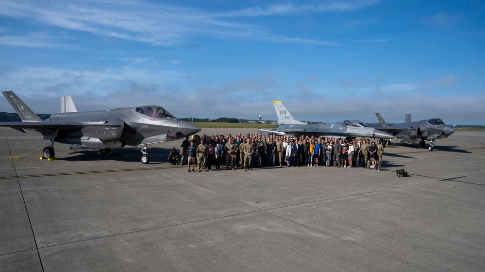 Col. Davidson conducts his final flight as the 35th Fighter Wing commander